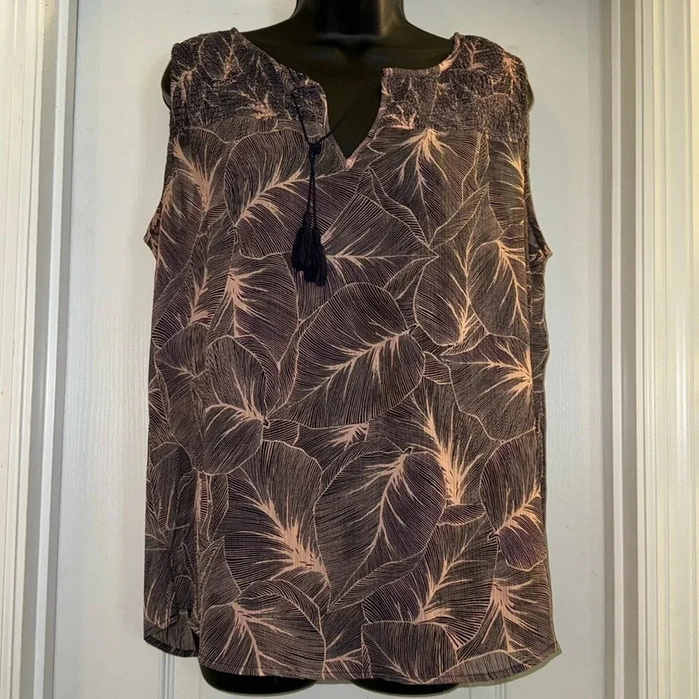 Liz Claiborne Sleeveless Tank Top
